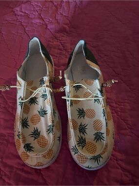 Women’s Pineapple Print Casual Flats  no brand women’s 10 men’s 8.5 new